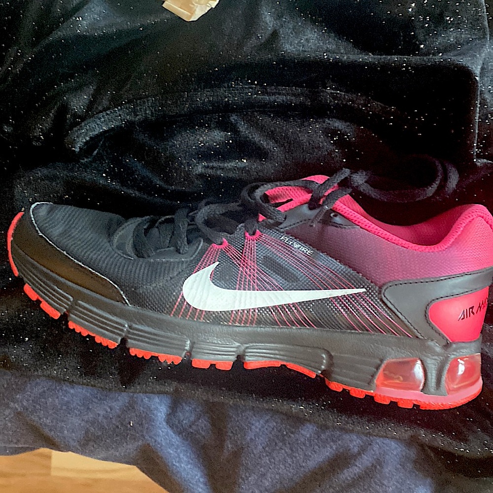 Black /Fushia Air Max Moto Size 8